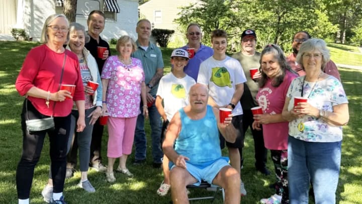 Morningside Place Memory Care Residents visit local Lemonade Stand