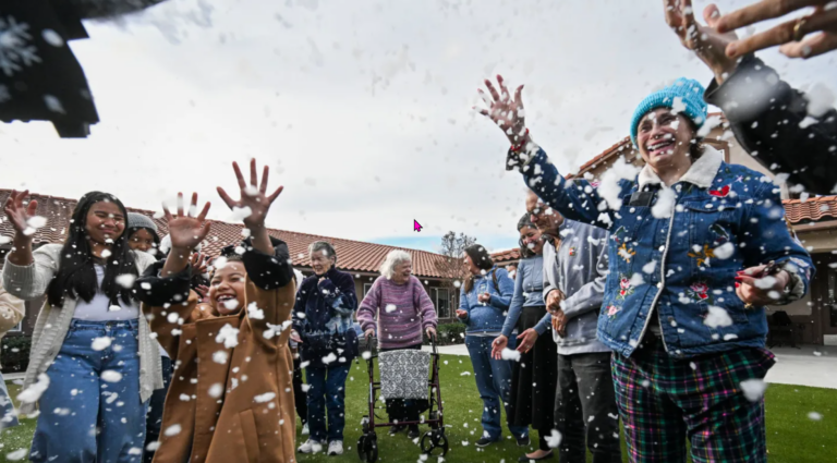 2025-01-22-13_38_01-Students-older-residents-play-in-artificial-snow-in-Murrieta-–-Press-Enterprise.png